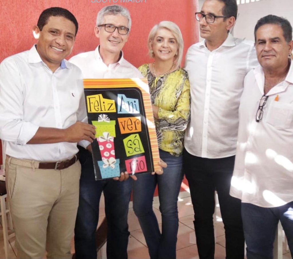 Júlio Cezar se reúne com empresários e garante ampliar apoio ao setor produtivo