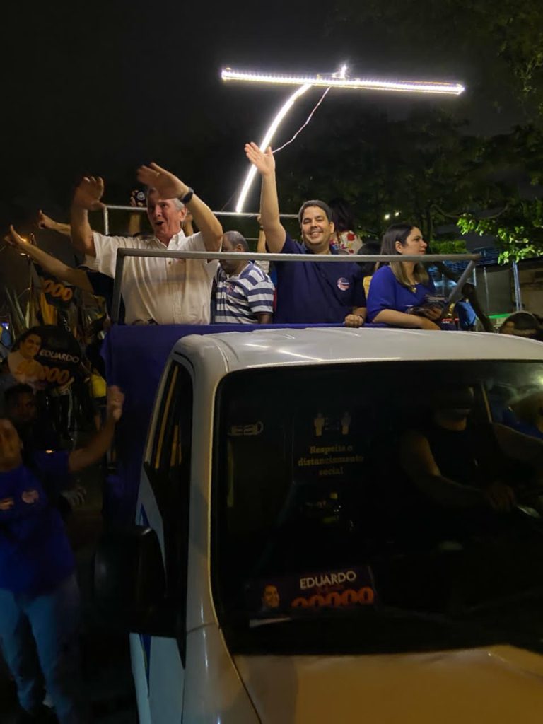 Carreata de Eduardo Rossiter com Collor arrasta uma multidão no Vergel do Lago