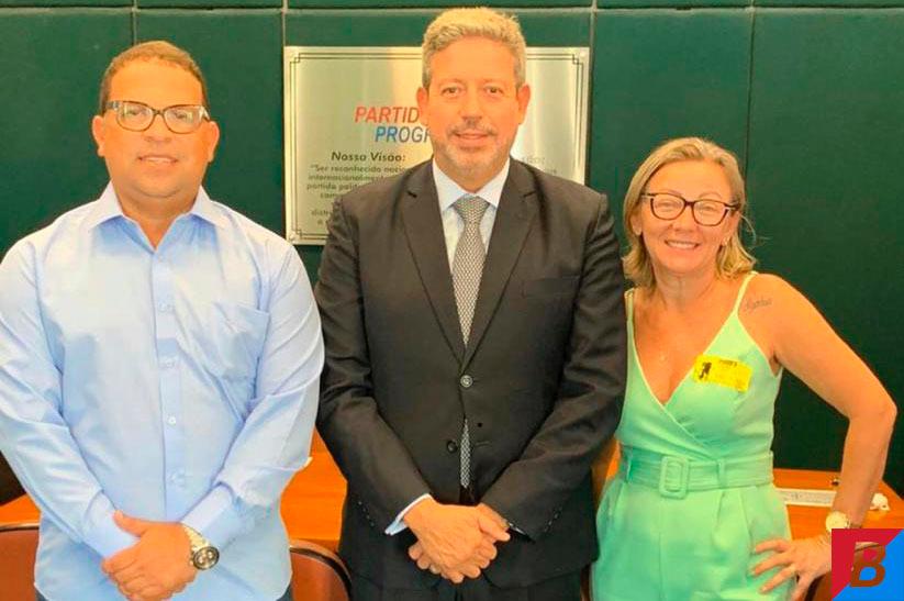 Arthur Lira recebe em seu gabinete em Brasília o prefeito eleito de Satuba Tute