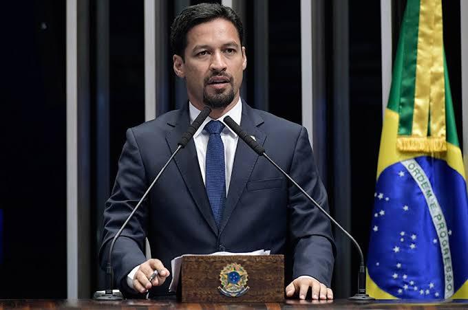 Rodrigo Cunha contrata marqueteiro, mas ninguém sabe o que ele pretende