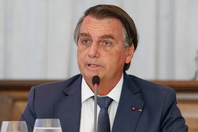 Tenho que ter partido, não sei se vou disputar eleição em 2022, diz Bolsonaro