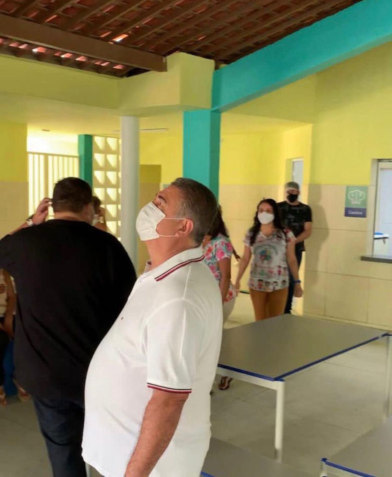 Prefeito George Clemente vistoria manutenção em escolas de São Miguel dos Campos