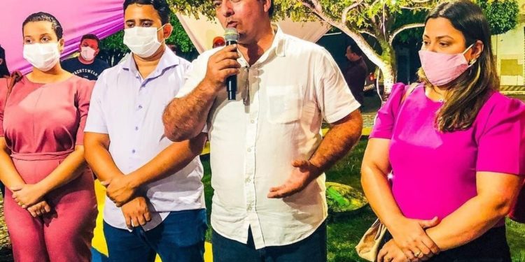 Leandro Silva, prefeito de Junqueiro trabalha forte pelo crescimento do município