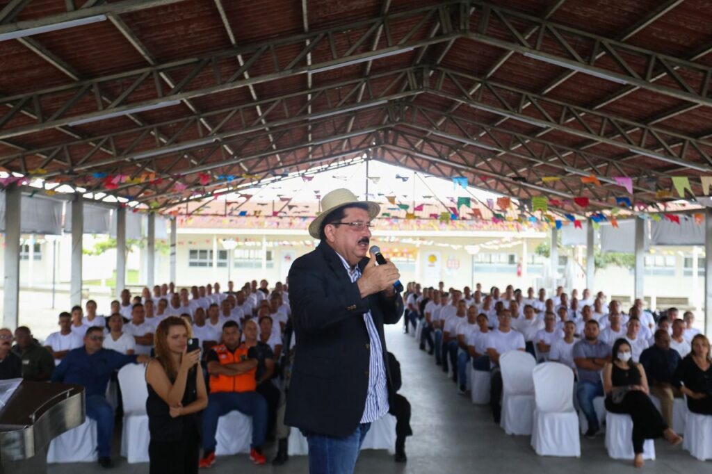 Prefeito Gilberto empossa 111 novos Guardas Municipal em Rio Largo