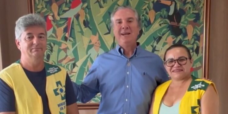 Collor anuncia data para pagamento do piso salarial para agentes de saúde e de combate às endemias