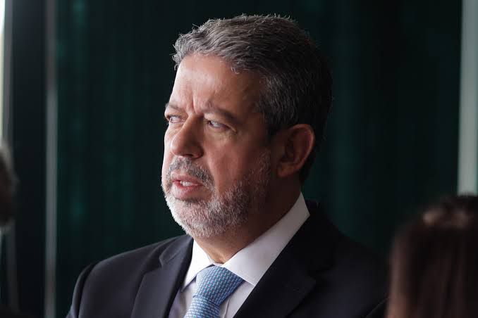 “Quem ganhar, vai assumir”, diz Lira a coordenador da campanha de Lula