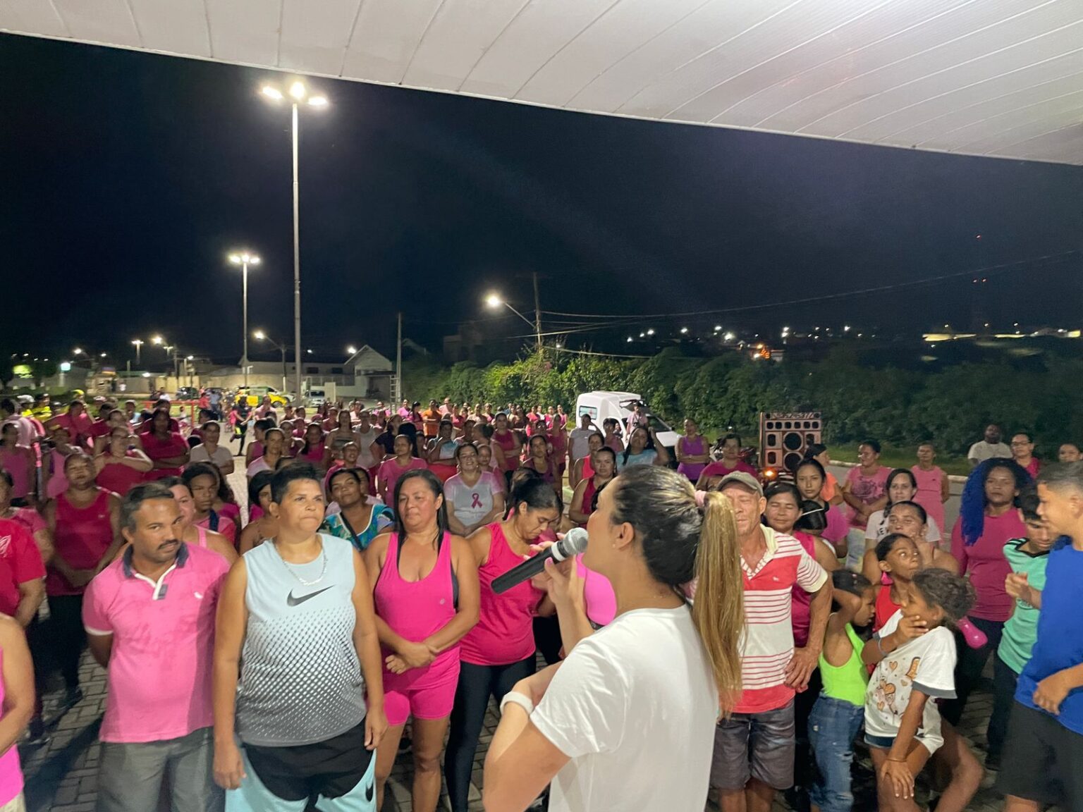 São José da Laje: prefeita Vanessa participa de caminhada em alusão ao dia nacional de combate ao câncer