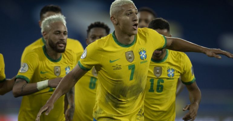 Governo de Alagoas muda expediente nos órgãos estaduais em dias de jogos do Brasil