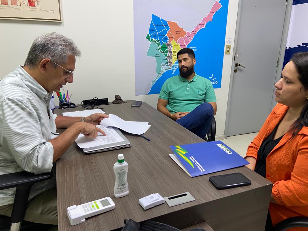 *Delegado Fabio Costa pleiteia sanção pela prefeitura de lei que oferece reforço escolar na rede municipal de ensino*