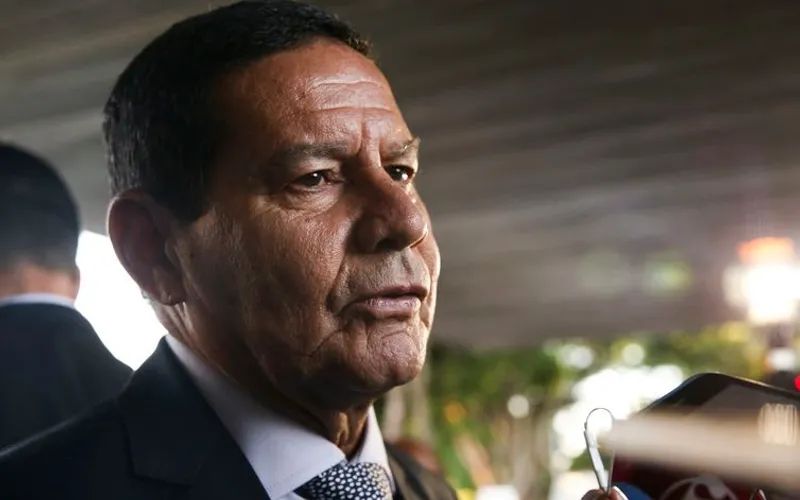Mourão participa de cerimônia e recebe homenagem em Marechal Deodoro nesta terça (15)