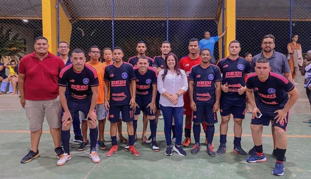 Prefeita Lívia Carla entrega premiação da Copa Libertadores da Barra