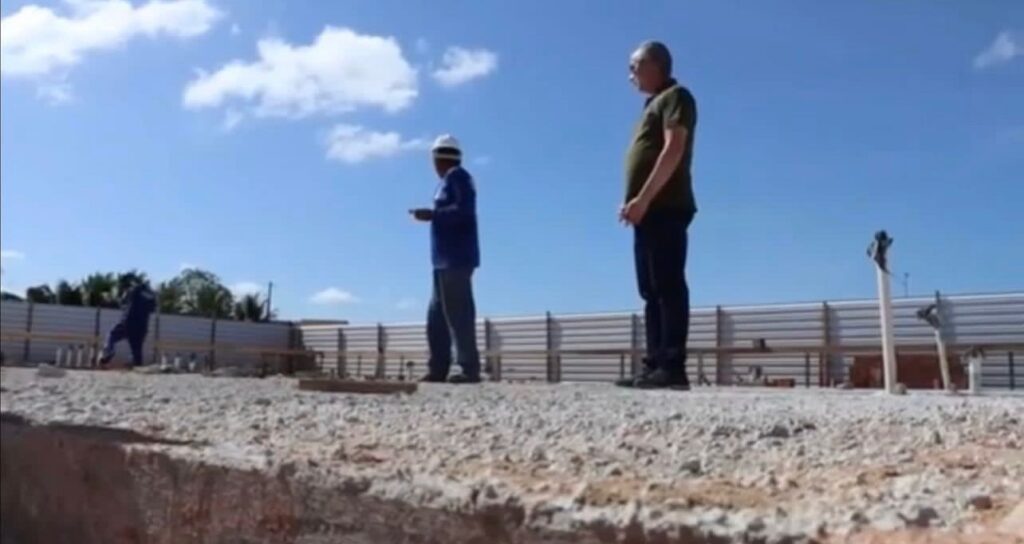 Prefeitura de Chã Preta atualiza obras do Anel Viário e de casas populares na cidade