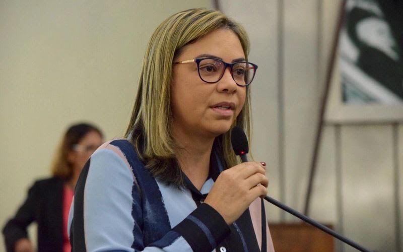 Deputada Flávia Cavalcante se afasta da Assembleia Legislativa para realizar “tratamento de saúde”