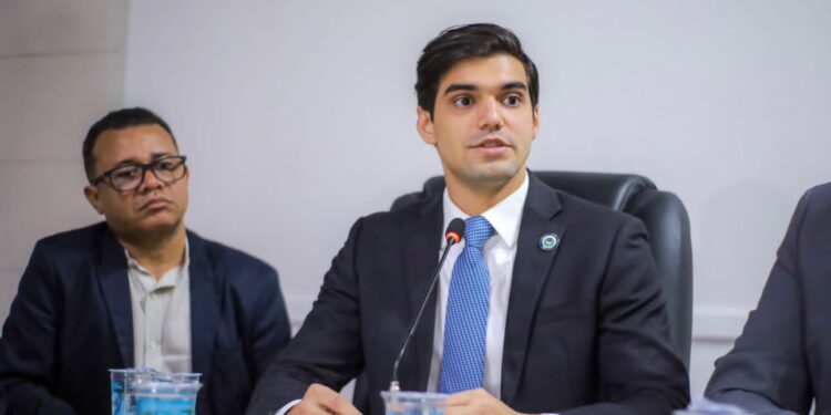 Vereador propõe Projeto de Lei que permite a instalação de consultórios odontológicos nas escolas da rede municipal de Maceió