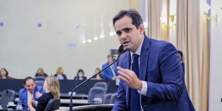 Com “um pé em cada canoa”, Lelo Maia entra no radar do Palácio