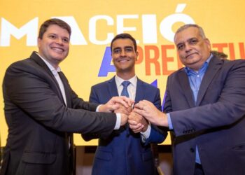 “Maceió e Alagoas não têm dono” , diz JHC em lançamento de nova Frente