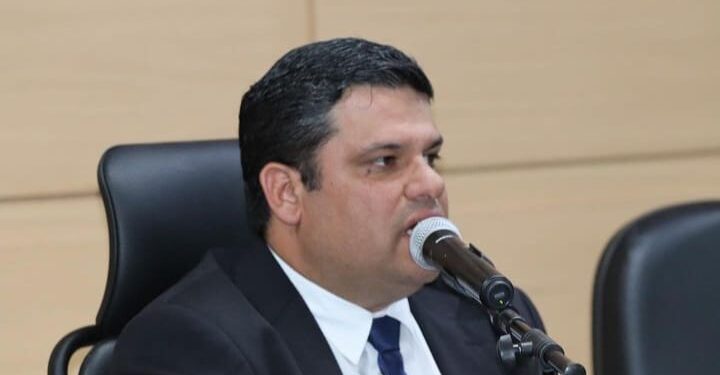 Thiago ML cobra de Barbosa fim da ‘sangria’ e repasse de mais de R$ 8 milhões para o IMPREV
