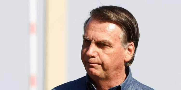 Ação no TSE que decidirá se Bolsonaro ficará inelegível só depende do relator para ir ao plenário