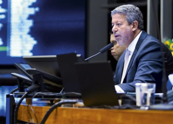 O presidente da Câmara, Arthur Lira (PP-AL), que anunciou que fará andar o PL das Fake News (Pablo Valadares/Câmara dos Deputados)