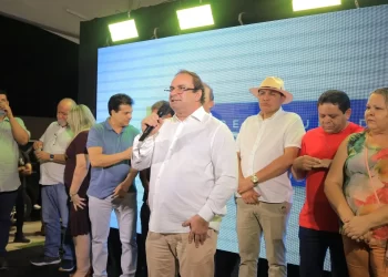 O lixo que não suja o nome de Luciano Barbosa