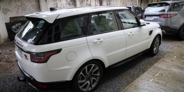 Carros de luxo, joias e cavalos são apreendidos em operação em AL