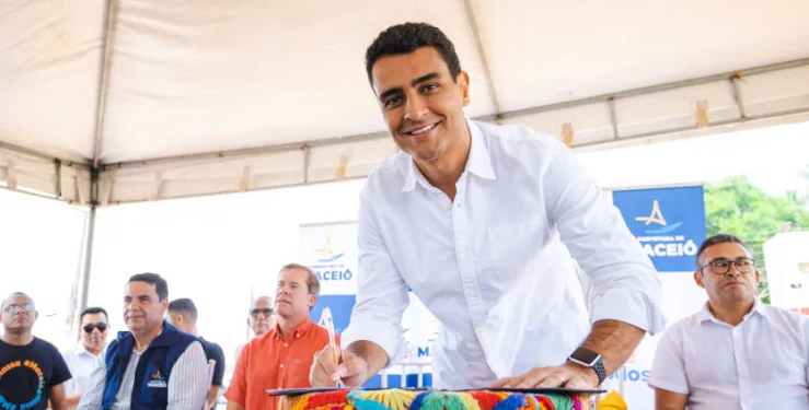 Prefeito JHC cria nove secretarias e modifica outras seis em reformulação