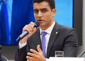 Um vice de peso ou plano quase perfeito de reeleição de JHC