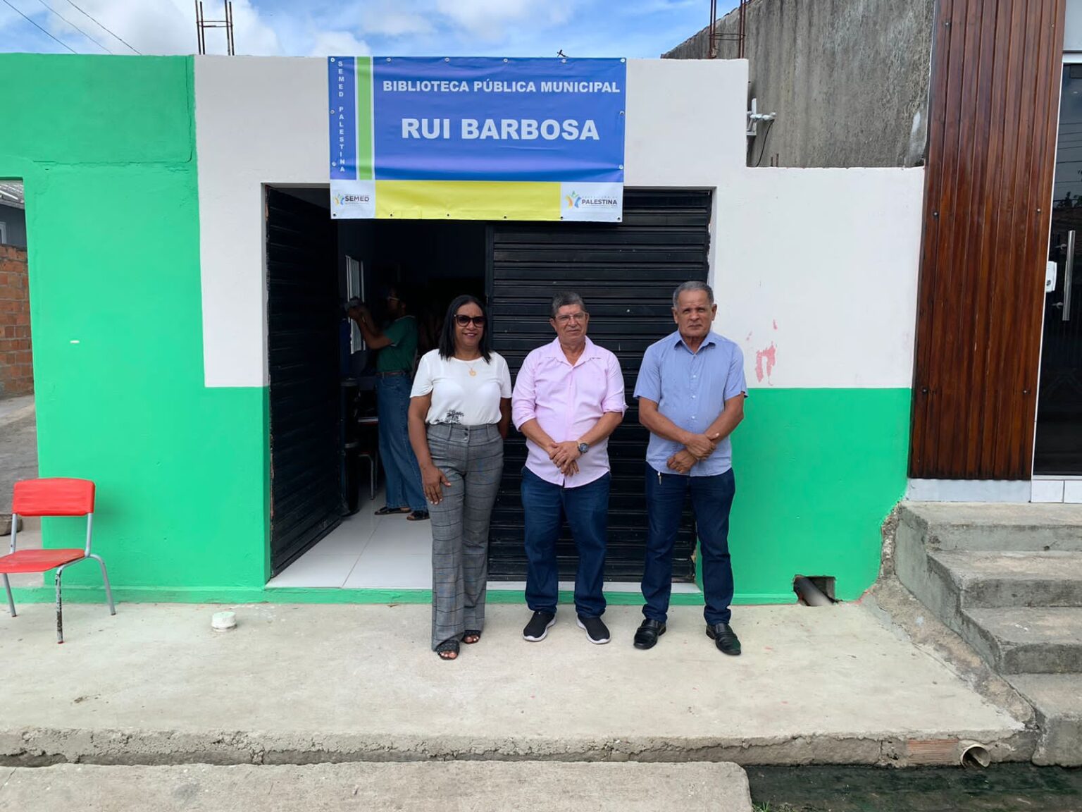 Prefeito Jaime do Mercado reinaugura Biblioteca Municipal Rui Barbosa em Palestina
