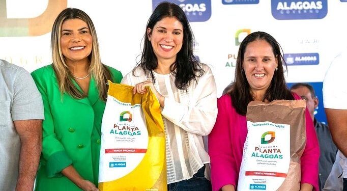 Prefeita de Senador Rui Palmeira participa do lançamento do Programa Planta Alagoas