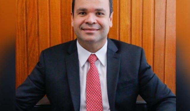 Nem Gaspar, nem Cunha: União Brasil de AL fica com braço direito de Lira