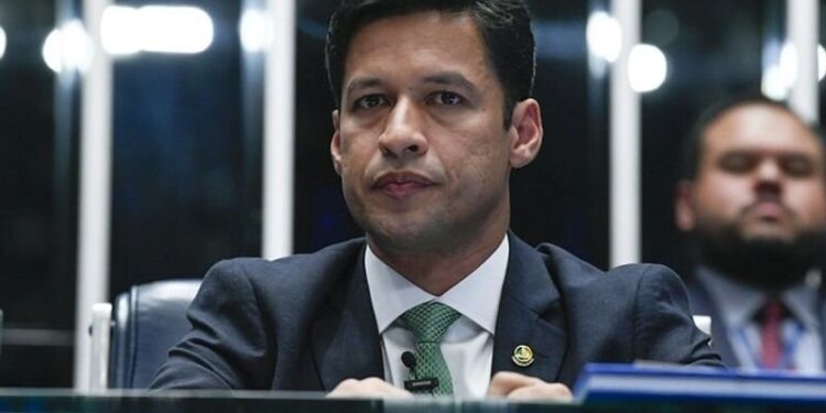 Apesar dos muxoxos, Rodrigo Cunha perdeu a direção do União Brasil em Alagoas até por WO