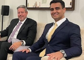 “Blocão” de JHC e Lira terá pelo menos 10 deputados e um senador