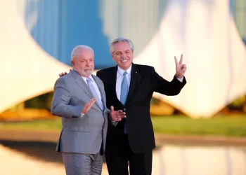 Lula tentará ajuda financeira dos Brics à Argentina