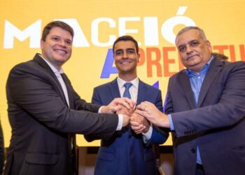 JHC forma aliança histórica e une grupos políticos antagônicos