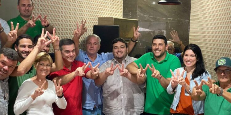 Entre aliados políticos e amigos, Wallyson Firmo coloca seu nome a disposição dos matagrandenses