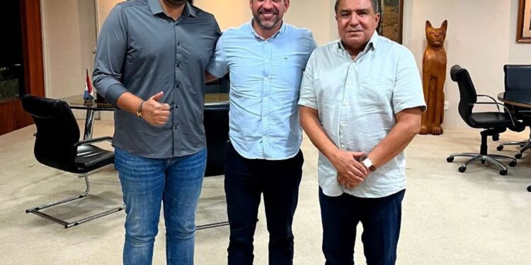 Prefeito de Piranhas discute desenvolvimento do município com governador Paulo Dantas