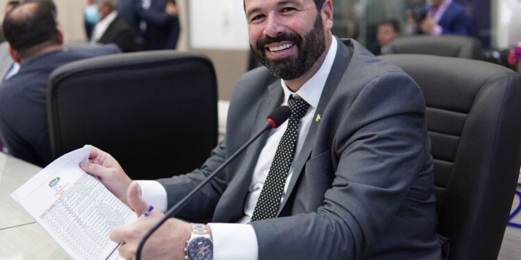 Vereador Fernando propõe capacitar porteiros de escolas municipais para garantir a segurança nas unidades educacionais