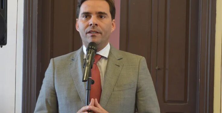 Kelmann Vieira volta à Câmara de Maceió para fazer oposição a JHC