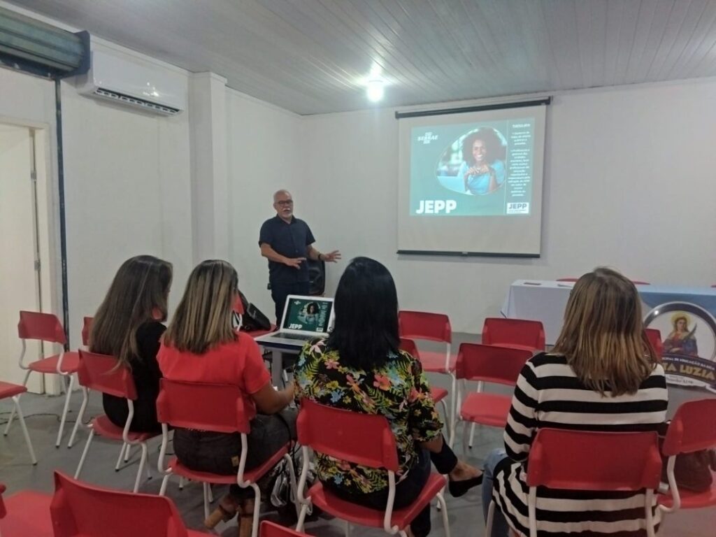 Prefeitura de Penedo e Sebrae levam educação financeira e empreendedorismo para sala de aula