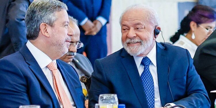 A insistente cobrança de Arthur Lira a Lula sobre 2026