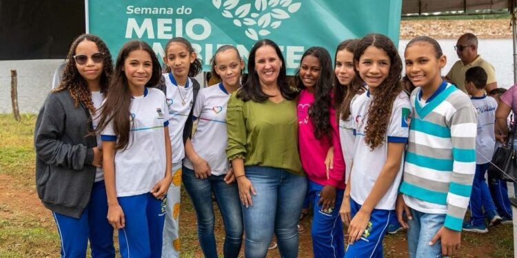 Prefeita Christiane Bulhões participa da Semana do Meio Ambiente na cidade de Santana do Ipanema