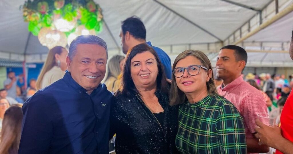 Prefeito Floriano Melo comemora a tradição de festejo de Santo Antônio em Jacaré dos Homens