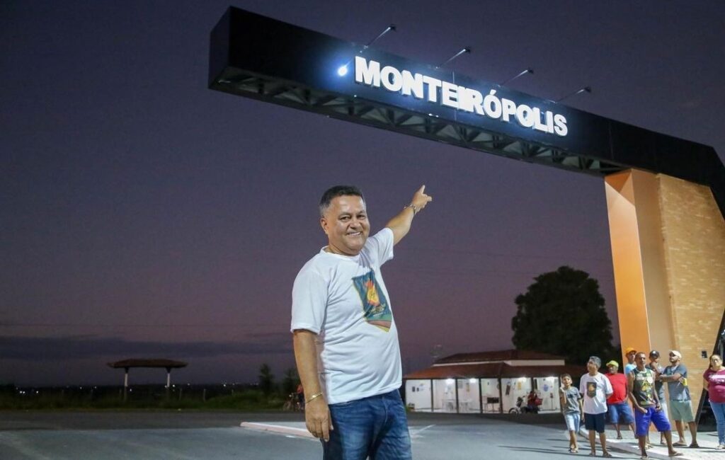 Prefeito Mailson Mendonça realiza entrega de obras na cidade de Monteirópolis