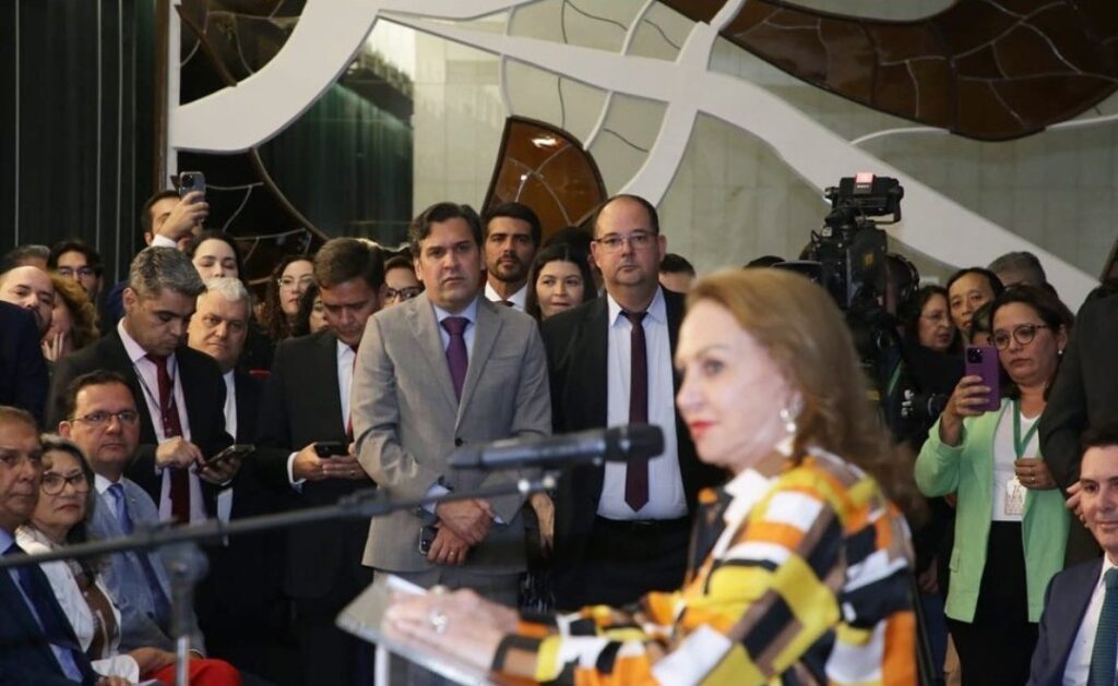 Isnaldo Bulhões participa do lançamento da Frente Parlamentar para a COP 30 no Brasil