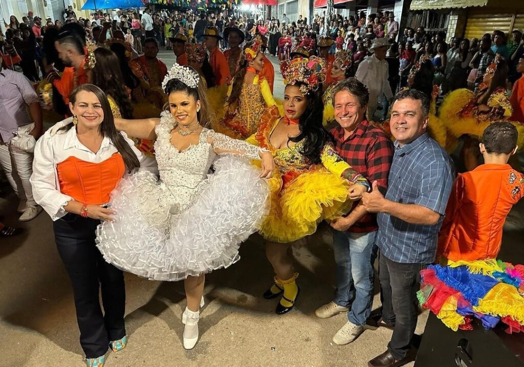 Prefeita Lucinéa Laurentino participa de festejos juninos na cidade de Ibateguara