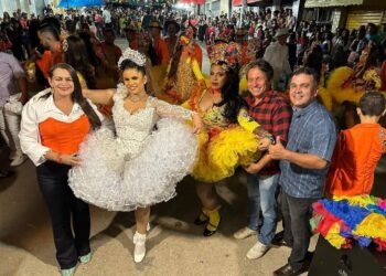 Prefeita Lucinéa Laurentino participa de festejos juninos na cidade de Ibateguara