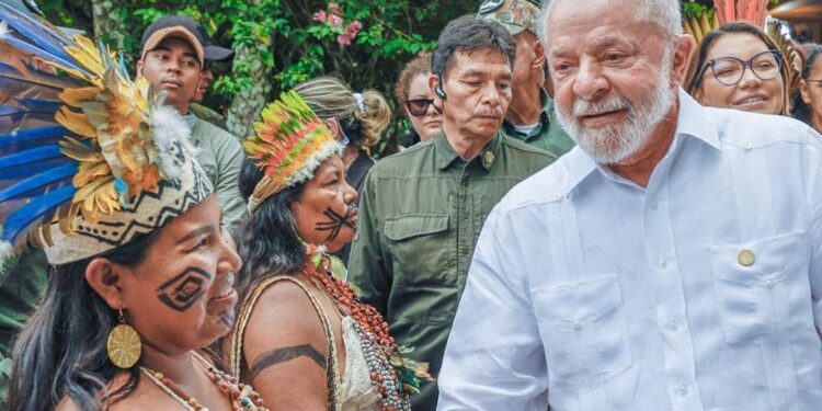Lula diz que governo está comprometido a zerar desmatamento até 2030