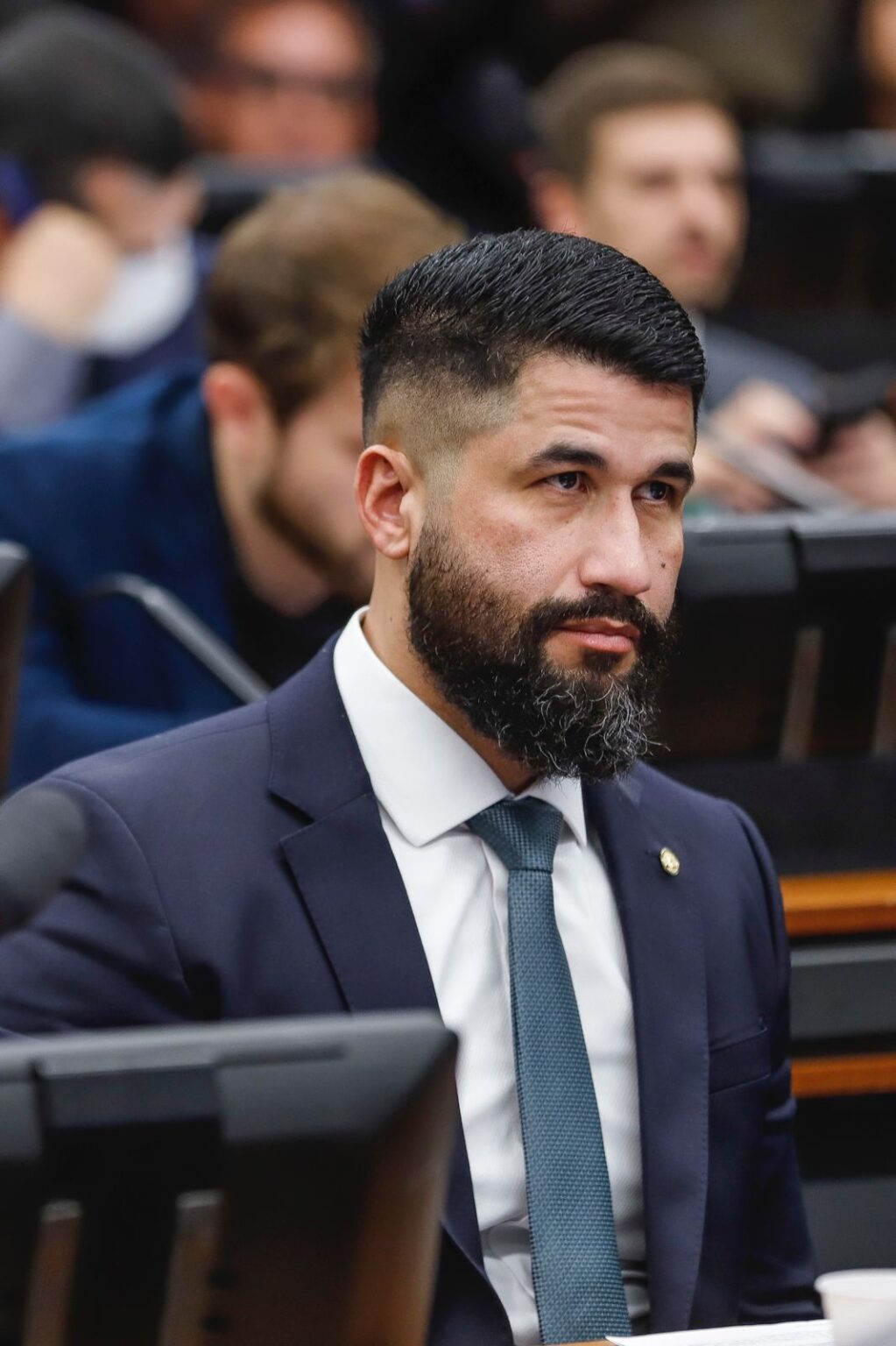 Deputado Fabio Costa denuncia repasse insuficiente de verba para compra de farda dos militares