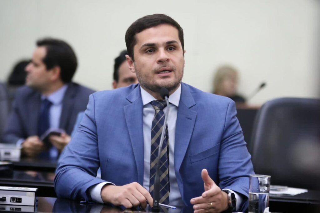 Alexandre Ayres surge como opção do MDB para disputar eleição contra JHC