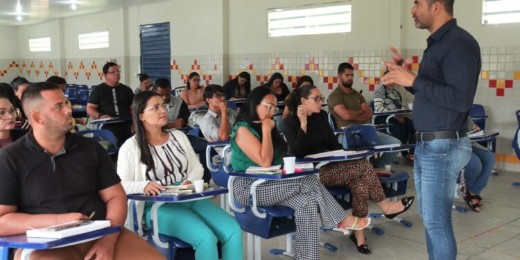 Em Piranhas, Conselho Municipal promove curso preparatório para os pré-candidatos ao Conselho Tutelar ⠀